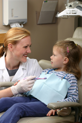 BAMBINI DAL DENTISTA? ECCO COME COMBATTERE LA PAURA